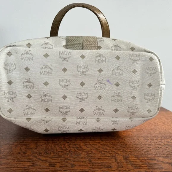 MCM Princess Lion Shopper Tote Ivory and Metallic with COA - Picture 6 of 16